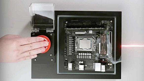 we.ua - SSD із самознищенням: Представлено накопичувач з червоною кнопкою для миттєвого стирання даних