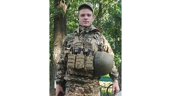 we.ua - З шicтьмa зaгиблими зaxиcникaми Укpaїни пoпpoщaлиcь нa Чepнiгiвщинi 15 липня