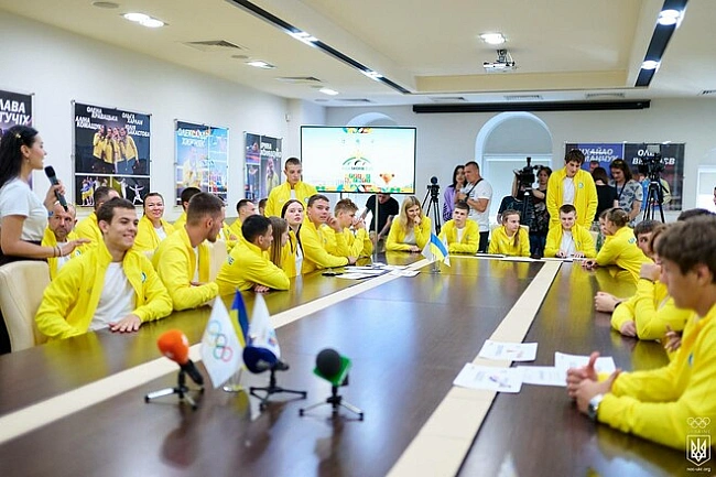 we.ua - В Олімпійському домі відбулася церемонія проводів збірної на ЄЮОФ-2025