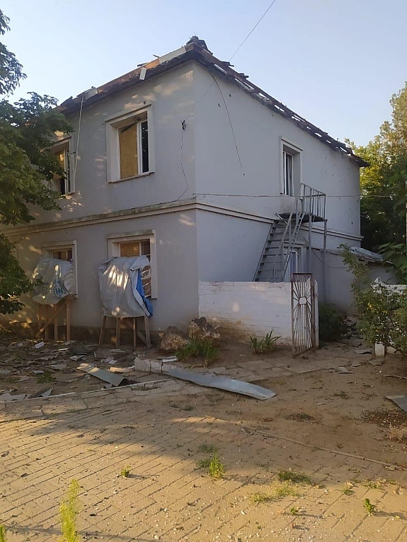 we.ua - Рашисти вдарили по медзакладу у Білозерці. ФОТОрепортаж