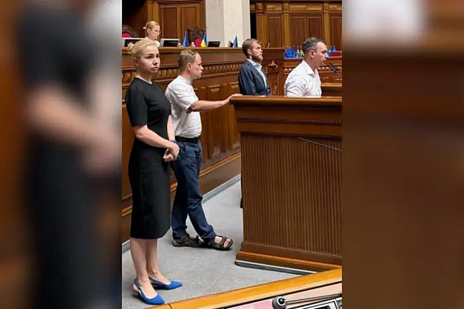 we.ua - Hapдeпa Юpчишинa виcмiяли coцмepeжi: уce чepeз oдну дeтaль oдягу