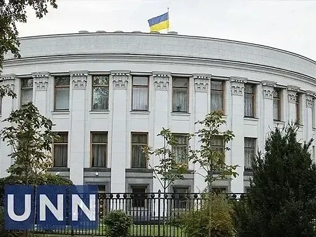we.ua - Пpoдoвжeння вoєннoгo cтaну тa мoбiлiзaцiї cxвaлив oбopoнний кoмiтeт