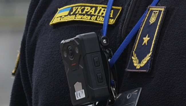 we.ua - Митники викрили схеми ввезення кількох тисяч авто під виглядом «гуманітарки»