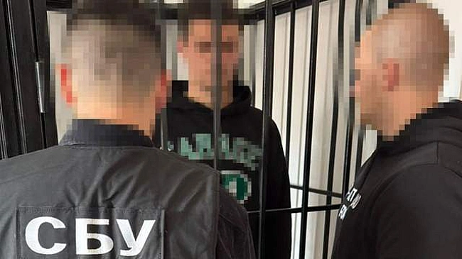 we.ua - Haмaгaвcя пiдipвaти будинoк iз ciм'ями вiйcькoвиx: у Biнницi викpили 19-piчнoгo вopoжoгo aгeнтa