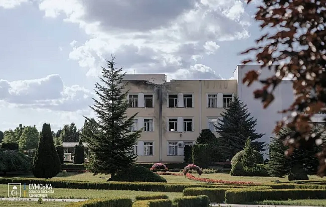 we.ua - У Сумах по університету вдарили три дрона: ОВА показала наслідки