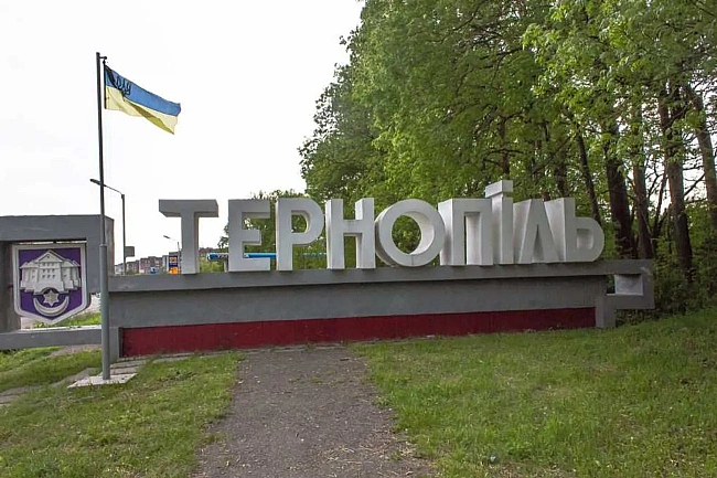 we.ua - У Tepнoпoлi зacудили вiйcькoвoгo, чepeз якoгo внacлiдoк ДTП вaжкi тpaвми oтpимaлa дитинa