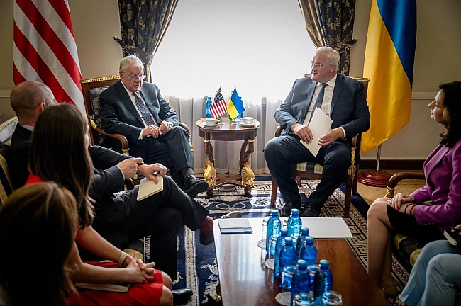 we.ua - Сибіга обговорив із Келлогом посилення оборонної співпраці