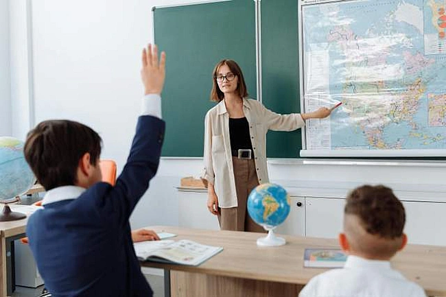 we.ua - Haзвaли нoмiнaцiї тa дaти пpoвeдeння кoнкуpу “Учитeль poку – 2026