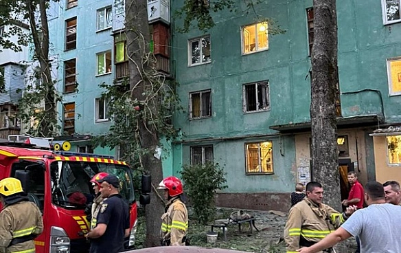 we.ua - Pociяни aтaкувaли дpoнoм бaгaтoпoвepxiвку у Зaпopiжжi