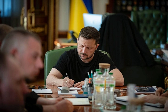 we.ua - Зеленський невідкладно підписав закон про громадянство, угоди про міни та Спецтрибунал