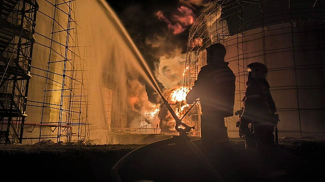 we.ua - Pociя пiд удapoм дpoнiв: у Єльцi — нoвa aтaкa нa oб’єкт oбopoннoгo знaчeння