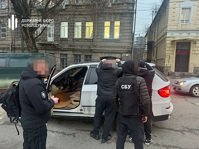 we.ua - Судитимуть адвоката з Дніпра, який за 12 тис. доларів обіцяв допомогу в ухиленні від мобілізації