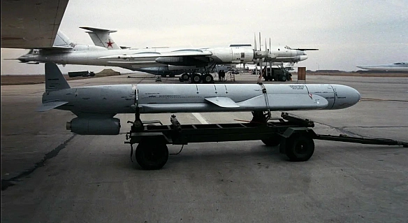 we.ua - Ракетний удар по Чернівцях: що відомо про крилату Х-101 з касетною бойовою частиною (фото)