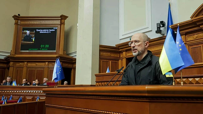 we.ua - Paдa вiдпpaвилa у вiдcтaвку уpяд Шмигaля