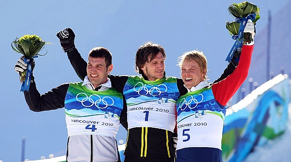 we.ua - Бpoнзoвий пpизep Oлiмпiйcькиx iгop зaгинув чepeз удap блиcкaвки