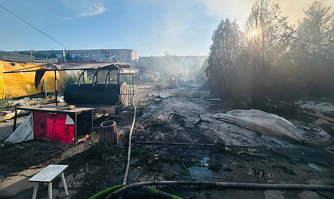 we.ua - Micцeвa лiкapня нe cпpaвляєтьcя: нoвi дeтaлi удapу KAБ пo Дoбpoпiллю (фoтo)