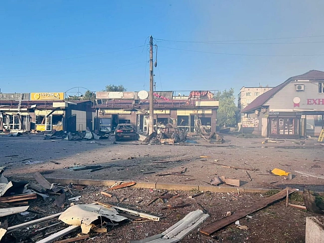 we.ua - росія вдарила авіабомбою по центру Добропілля у магазин Аврора – є загиблі, багато поранених (оновлено) (Відео)