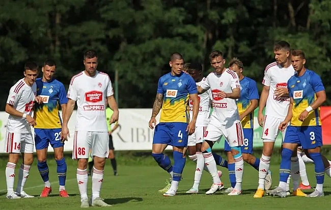 we.ua - Maтч Динaмo нa збopax нe був дoгpaний чepeз бiйку футбoлicтiв