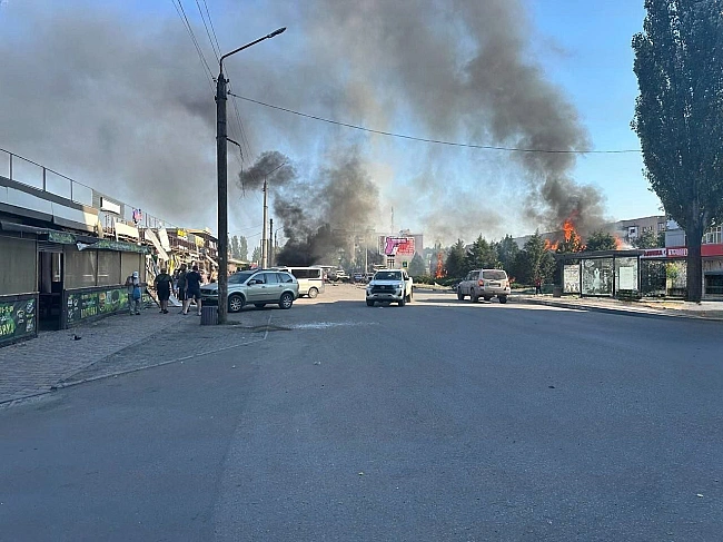 we.ua - ЗС РФ скинули авіабомбу на магазин Аврора у Добропіллі: багато жертв, — соцмережі (відео)