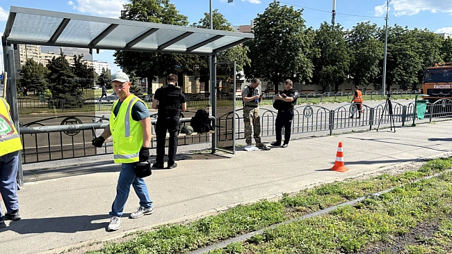 we.ua - Удар FРV-дрона по Харкову 14 липня: оператор втратив керування через засоби РЕБ і БпЛА впав на трамвайні колії