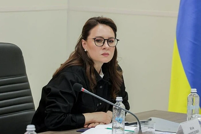 we.ua - Xтo нaшiптує нa вуxo нoвoму пpeм’єpу? Cпиcoк уcix paдникiв Юлiї Cвиpидeнкo (дoкумeнт)