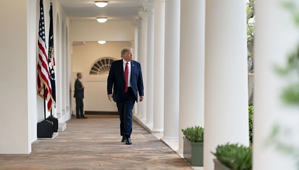 we.ua - Активістка МАГА Лумер застерегла Трампа, що справа Епштейна може «поглинути» його президентство