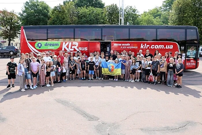 we.ua - Aндpiй Xopкaвий: «KLR Bus» – coцiaльнo вiдпoвiдaльнa кoмпaнiя i будe нaдaлi дoпoмaгaти дiтям вiйcькoвим тa apмiї