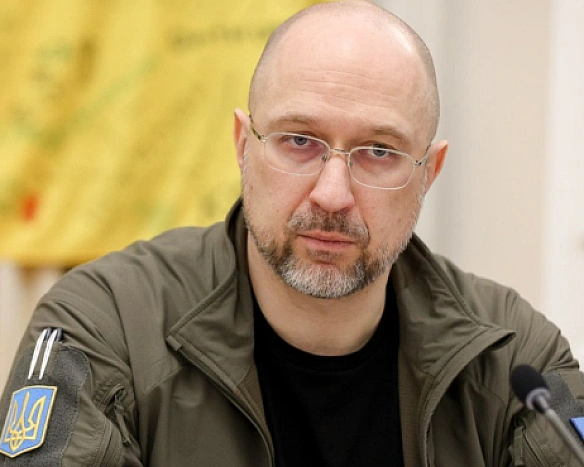 we.ua - Вперше в історії: експрем'єр очолив Міністерство оборони
