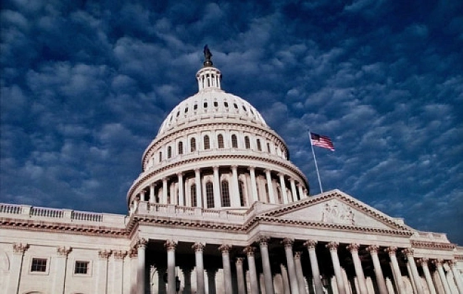 we.ua - Поблизу Конгресу США затримали чоловіка з луком і стрілами