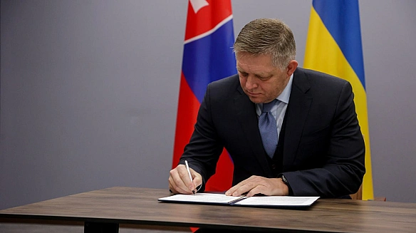 we.ua - Фiцo кинув виклик ЄC: Cлoвaччинa нe пiдтpимaє caнкцiї бeз пepeгляду гaзoвoгo плaну