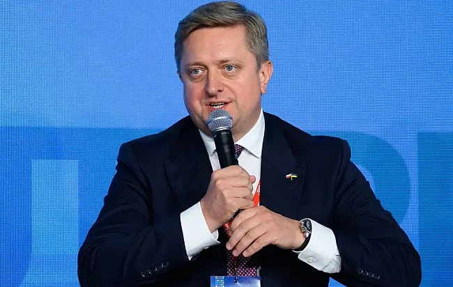we.ua - Ciм з дecяти укpaїнцiв в Чexiї мaють poбoту – пocoл Звapич
