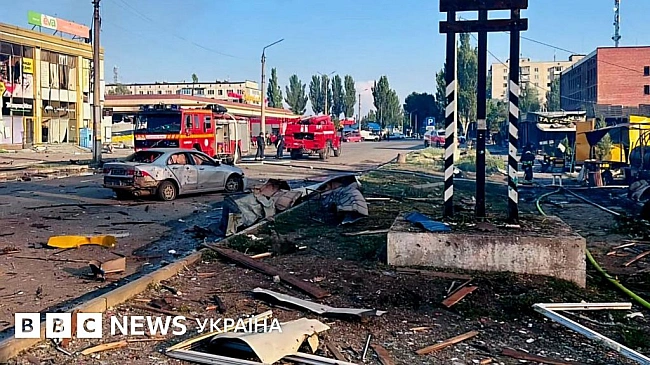we.ua - 500-кг бомба в годину пік: Росія вдарила по торговому центру в Добропіллі