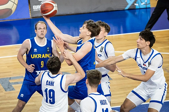 we.ua - Україна зазнала чергового приниження на Євробаскеті U-20 – побиття від Чехії і травма Кличка