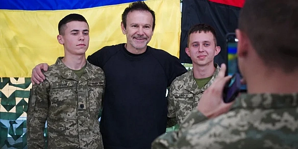 we.ua - Мінкульт визнав компанію Святослава Вакарчука та Підпільний стендап критично важливими в умовах війни