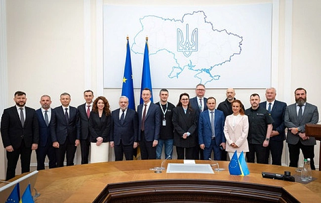we.ua - Оновлений Кабмін провів перше засідання