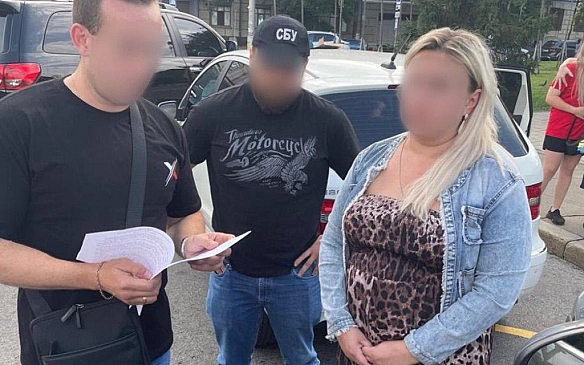 we.ua - Хабар у 25 тис. доларів: у Києві затримали чиновницю КМДА Радову
