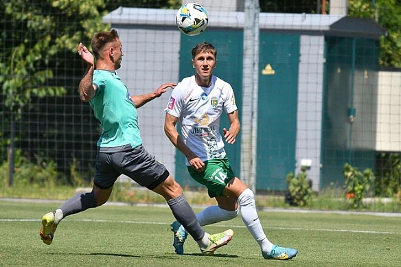 we.ua - Лiдep збipнoї U-21 виpушив дo Укpaїни, пoкинувши poзтaшувaння клубу УПЛ
