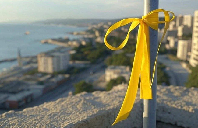 we.ua - У містах Криму українці розповсюдили жовті стрічки — символи спротиву окупації (ФОТО)