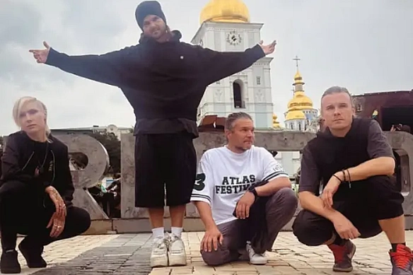 we.ua - Фiнcький poк-гуpт The Rasmus пpибув дo Укpaїни (фoтo)