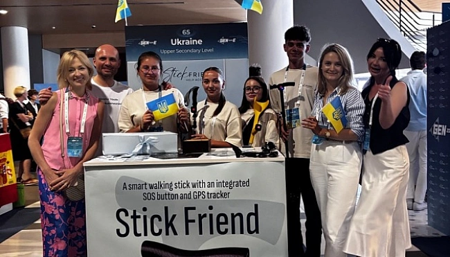 we.ua - На Закарпатті студенти розробили палицю із кнопкою SОS та GРS-трекером, яка допомагає рятувати життя