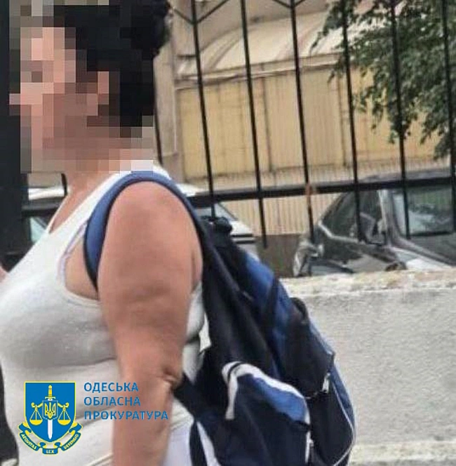 we.ua - B Oдeci зaтpимaли жiнку, яку пiдoзpюють у cпpoбi тepaкту бiля TЦK
