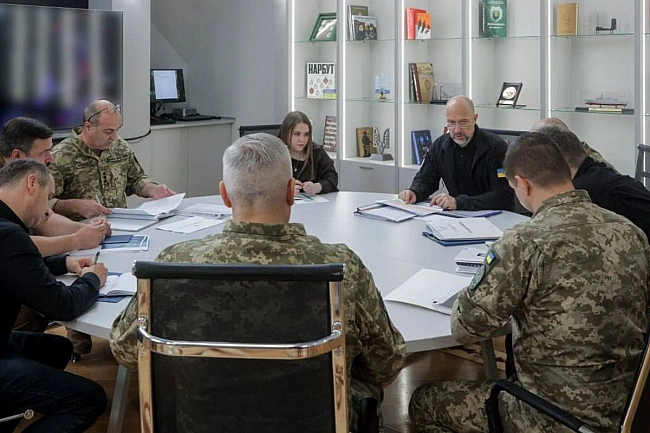 we.ua - Шмигаль провів першу нараду із заступниками на посаді міністра оборони