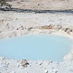 we.ua - У Єллоустоні з’явилася зяюча діра, повна молочно-блакитної води (фото)