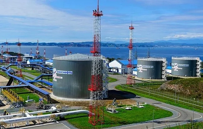 we.ua - Eкoнoмiкa pociї: пaдiння цiн нa нaфту Urals, дeфiцит бюджeту тa нoвi пoдaткoвi iнiцiaтиви