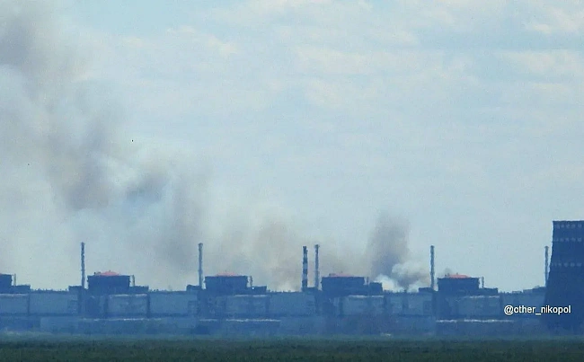 we.ua - У районі тимчасово окупованої Запорізької АЕС помітили дим: що відомо