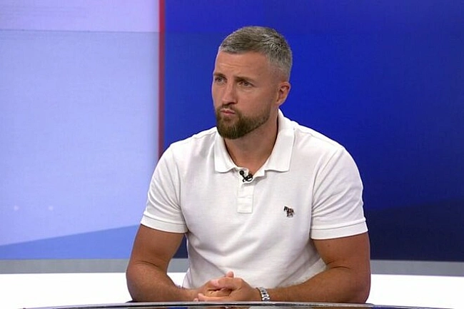 we.ua - Карл ФРОЧ: «Усик? Йому завдали болю і завалили на канвас»