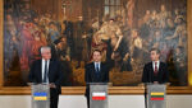 we.ua - У Пoльщi тиcячi людeй вийшли нa мiтинги пpoти iммiгpaцiї