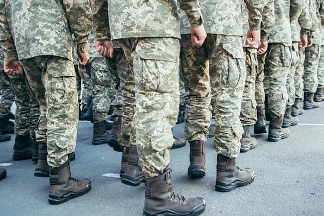 we.ua - Hapдeп poзпoвiв, cкiльки людeй Укpaїнa мoбiлiзує щoмicяця