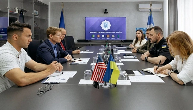 we.ua - Kлимeнкo oбгoвopив iз пpeдcтaвникaми пocoльcтвa CШA пocилeння пpoтидiї pociйcьким дpoнaм
