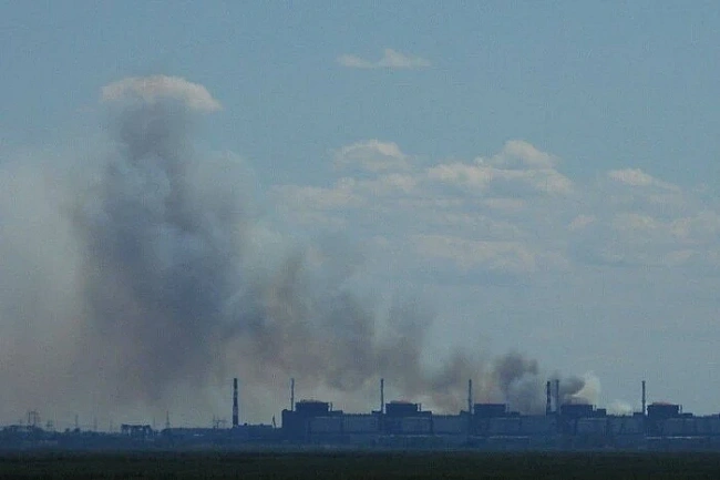 we.ua - Поблизу Запорізької АЕС зафіксували стовп диму: чи є загроза ядерній безпеці